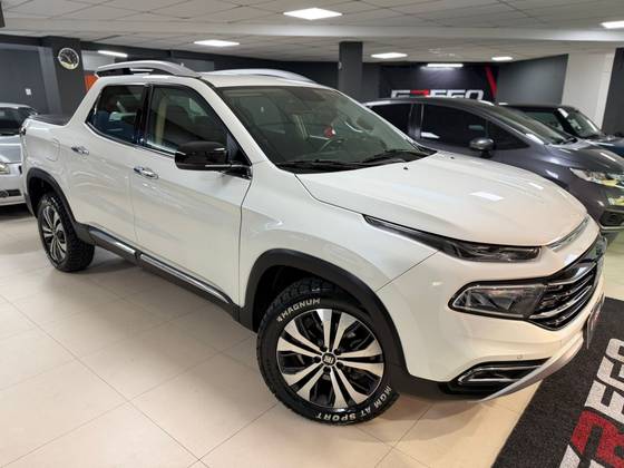 FIAT TORO 2.0 16V TURBO DIESEL VOLCANO 4WD AT9 FIAT TORO 2.0 16V TURBO DIESEL VOLCANO 4WD AT9